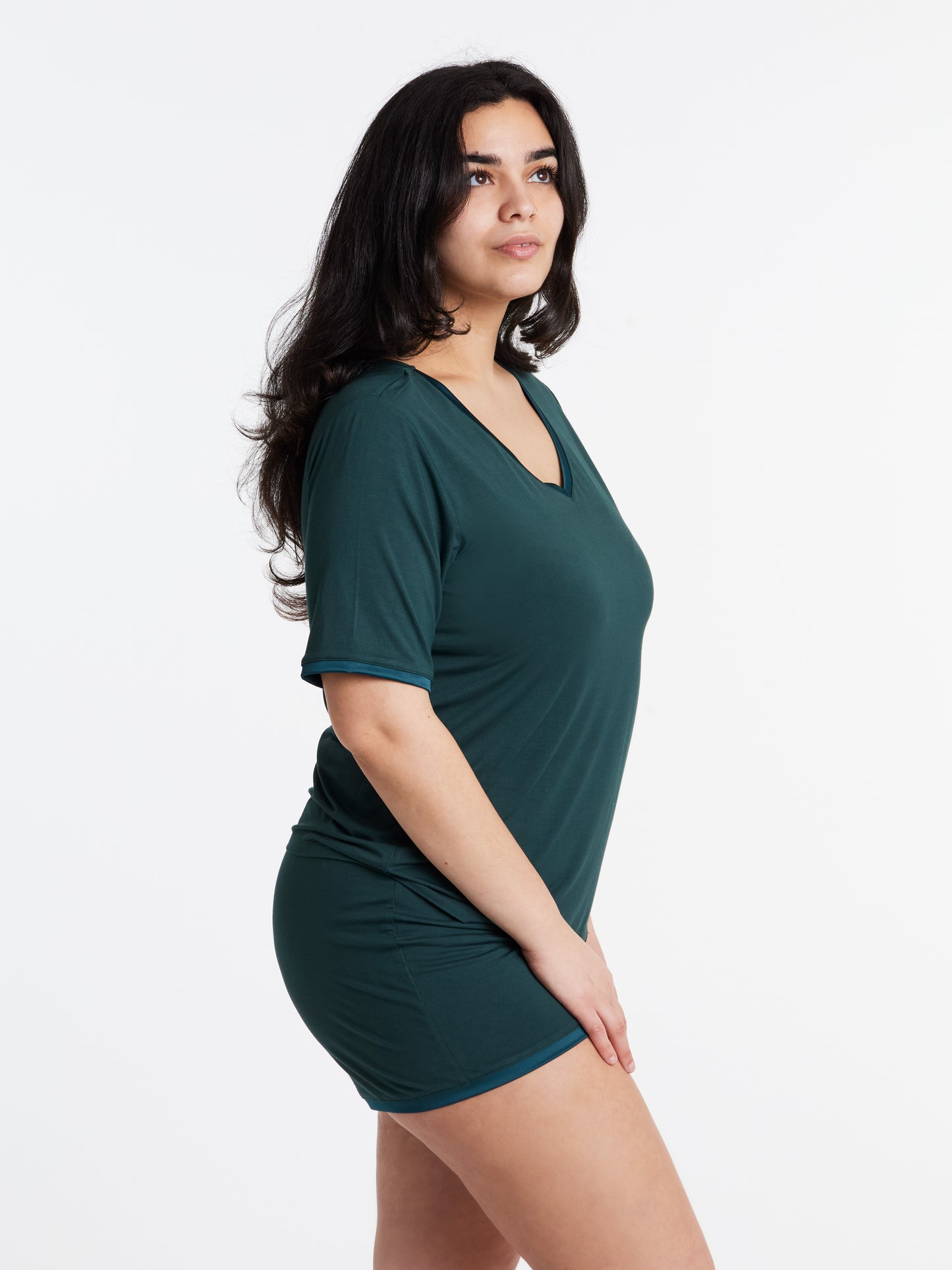 V-neck T with lightly padded, bra-like support, Bamboo