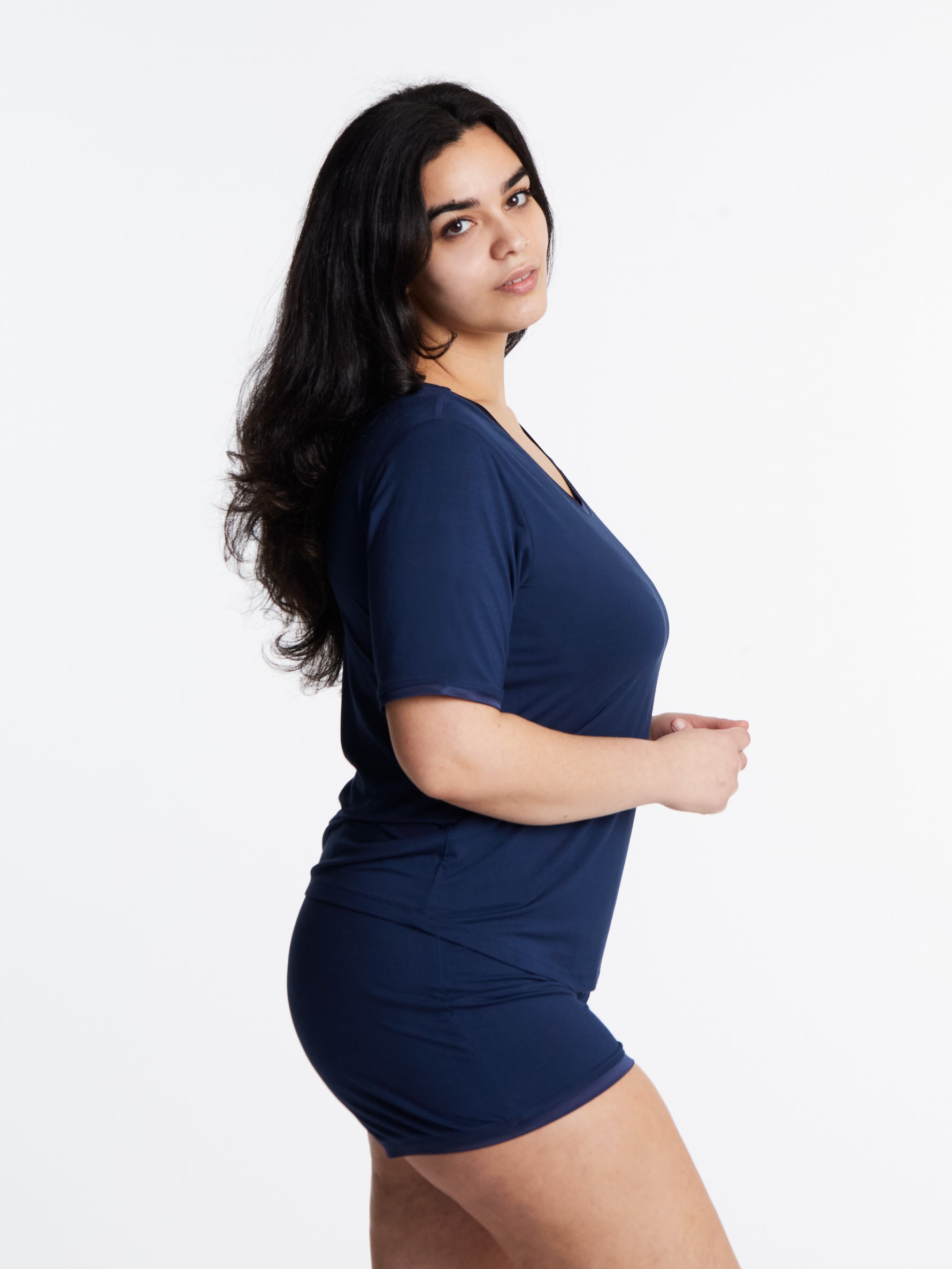 Woman in Midnighties Scoop neck shorts set in color Night Sky