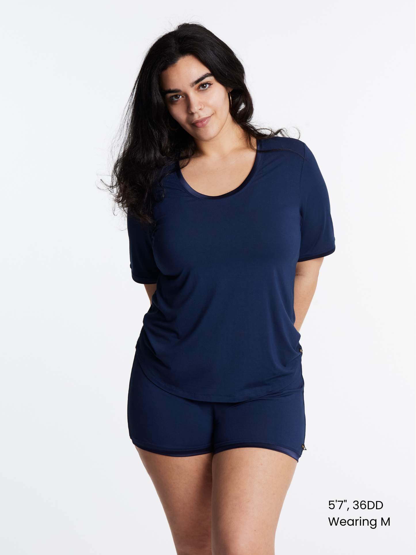 Woman in Midnighties Scoop neck shorts set in color Night Sky